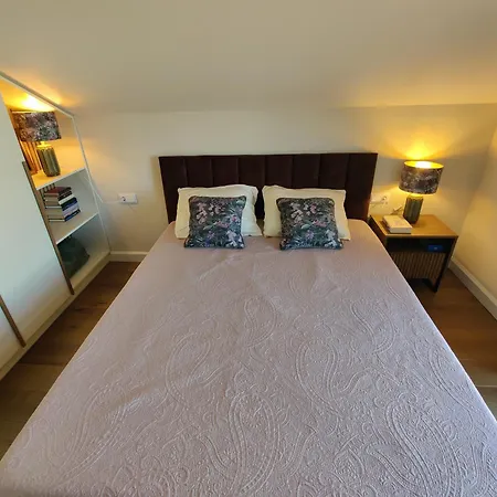 Dobilas Townhouse Near A Quiet *