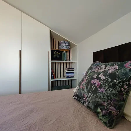 Prázdninový dům Dobilas Townhouse Near A Quiet *