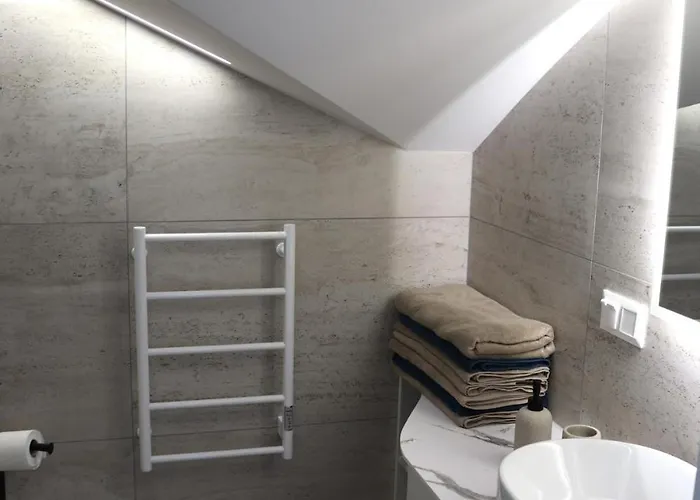 Dobilas Townhouse Near A Quiet Vakantiehuis