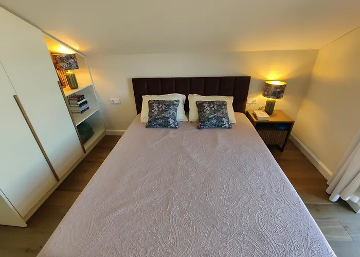 Dobilas Townhouse Near A Quiet *