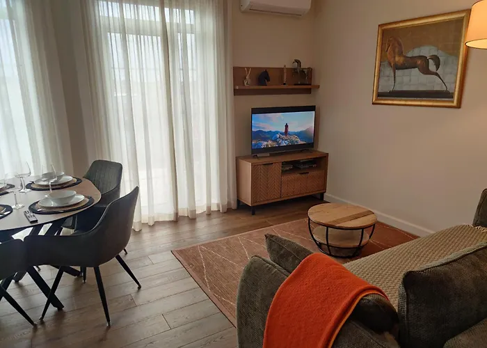 Dobilas Townhouse Near A Quiet Prázdninový dům *